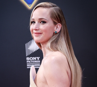 Мішок із-під картоплі: в мережі не зацінили сукню Лоуренс. ФОТО 