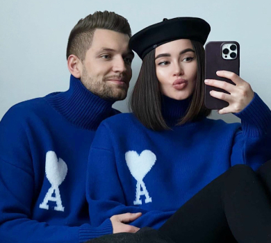 Парфільєва з чоловіком повідомили стать майбутньої дитини кольоровим димом. ВІДЕО