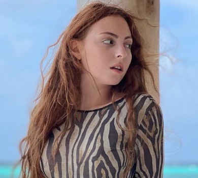 Донька Полякової у бікіні підставила тіло мальдівському сонцю. ФОТО