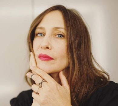 Люди - прекрасні: американська зірка Віра Фарміга читає вірш Василя Симоненка. ВІДЕО