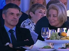 Як регіональна еліта співала й гоцала в гостях у Табачника. ВІДЕО