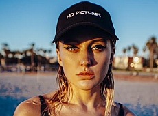 LAYAH у Лос-Анджелесі посвітила сідницями для одеського глянцю