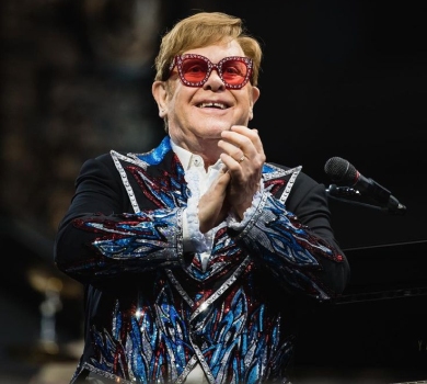 Елтон Джон заспойлерив їхню з Брітні Спірз майбутню пісню в караоке. ВІДЕО