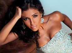 Дімопулос у паєтках: Ефектна зовнішність – це плюс