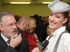 Бісер, Рєпін і Пікассо перед Табачником та Кінахами