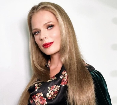 Незавершений шедевр: Фреймут заселфилася з 15-річною донькою