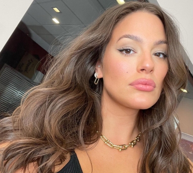 Втратила літри крові: Ешлі Грем мало не померла під час домашніх пологів