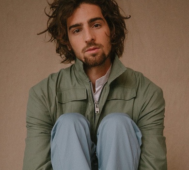 Інтрига триває: Дантеса заскочили у сторіс Кацуріної