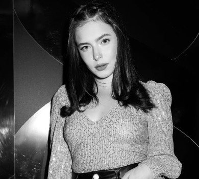 Донька Кравець у шкіряних штанях показала, як запалювала на святі в дочки Арфуша