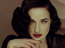 Самсонова зняла Діту фон Тіз у сукні української дизайнерки. ФОТО