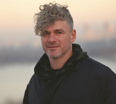 Мірзоян прокоментував чутки про розлучення та розказав, чи зраджував дружину