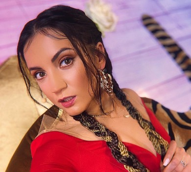 Казино, Собчак і мачо: Цибульська напідпитку покепкувала із марафонів у новому ВІДЕО