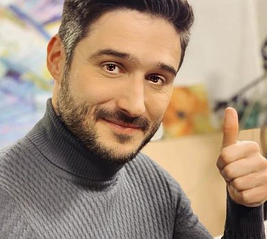 Напівгола зірка серіалу Папаньки влаштував на дорозі скандал із матюками та бійкою. ВІДЕО