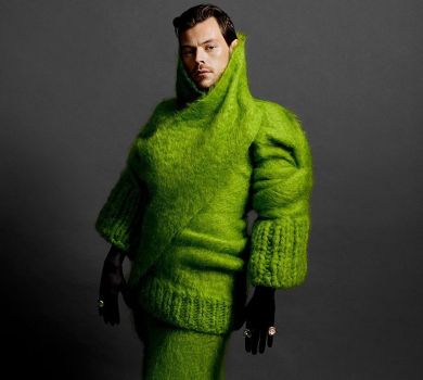 Корсетна сукня та колготки в горох: екссоліст One Direction Гаррі Стайлс попозував в екстравагантних вбраннях