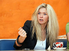 Брежнєва мала загинути у 14 років, а до гей-кохання ставиться з розумінням