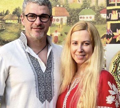 Мірзоян у День вишиванки показався зі старшим сином від першого шлюбу. ФОТО