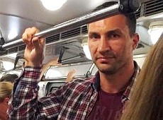 Кличко-молодший зробив селфі у київському метро. ФОТО