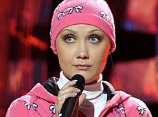 Власова розмовляє з деревами та знезаражує мікрофон 