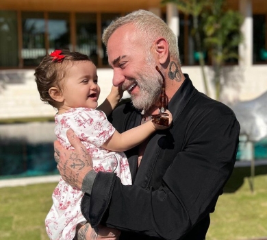 Пустушка поцілуночкам не завада: Джанлука Ваккі показав чарівне відео з 2-річною донею