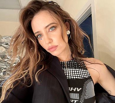 Нема чого надягти: Дорофєєва показала смішне фото в трусиках