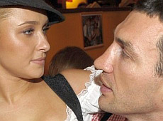 Коханій Володі Кличка інколи муляє його зріст