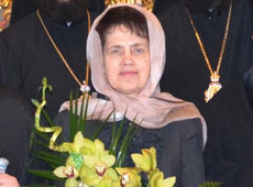Дружина Януковича пішла молитися і пити у собор
