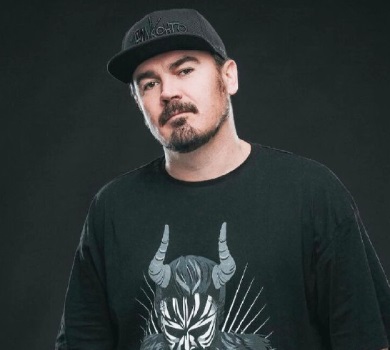 Дозвілля з нащадками набуло інших сенсів: Фагот показав, як вчить 11-річного сина тримати зброю