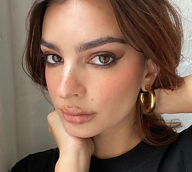 Богиня з соковитими сідницями Ратаковскі зробила голе селфі у ванній