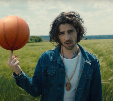 Дантес у стьобному кліпі забув колишню, станцював із Кацуріною і затусив із Дурнєвим