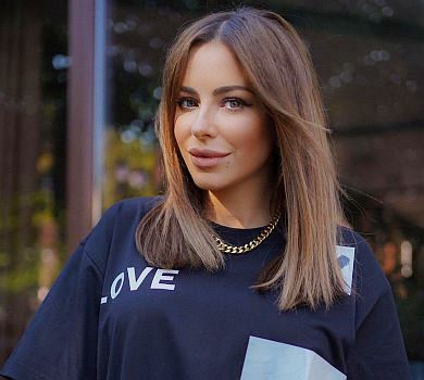 Лорак відвела до школи 10-річну доньку з вибіленими пасмами. ФОТО