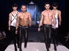 Творців Dsquared2 зачарували українські Kazaky. ВІДЕО