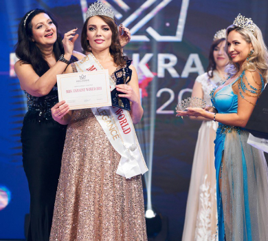 Багатодітна мати з Тернополя представить Україну на конкурсі Місіс Всесвіт-2022. ФОТО