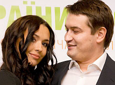 Рідня Ющенка, Богатирьова і Кличко пішли гордитися країною в театр