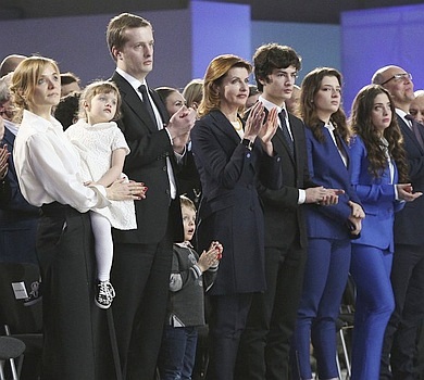 Найщасливіший на землі Порошенко подякував за чуйну дружину-іменинницю