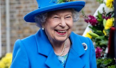 Вік – лише цифра: 93-річна Єлизавета ІІ знову проїхалася верхи на коні