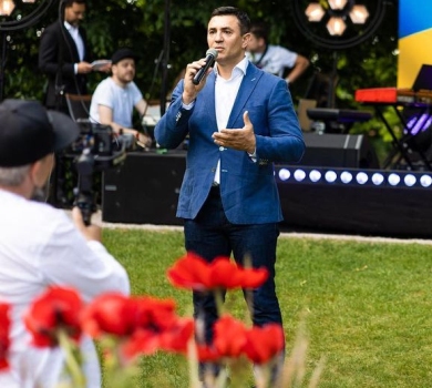 Коля в теробороні Праги: у мережі обурені виїздом Тищенка за кордон