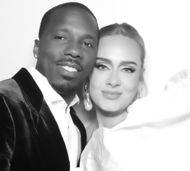 Адель із бойфрендом вигуляли total black луки на подвійному побаченні. ФОТО