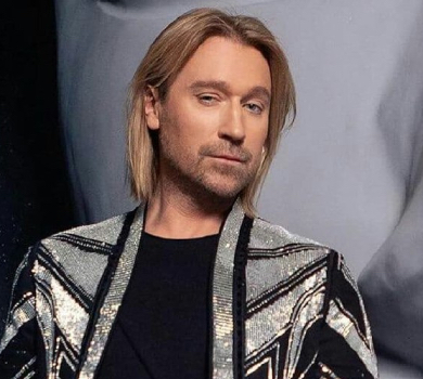 Молюся, щоб рідних не шантажували: Винник розказав про маленького сина та чому приховує дружину від загалу