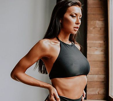 Логунова у мережі мотивує жінок своїм тілом у спідньому. ФОТО 