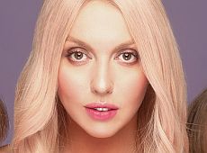 Полякова відзначила 8 березня потопом у квартирі та кліпом про маму. ВІДЕО