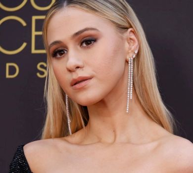 Наші серця з вами: зірка Бората Марія Бакалова підтримала українців на сцені премії Critics Choice Awards 