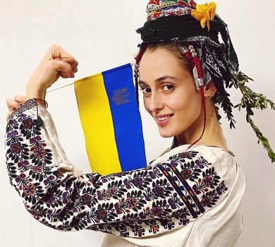 Аліна Паш показала свого батька, який зараз на передовій, та збирає допомогу для його роти