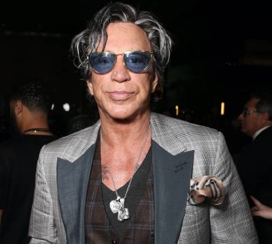 Міккі Рурк згадав емпатичного путіна в 2014-му та заплакав через кадри війни в Україні. ВІДЕО