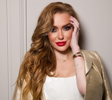 Дівчата, пізно: Камінська вкрала Арестовича та показала сімейні фото із ним