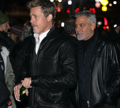 Бірюзовий велюр та чорна шкіра: Пітт з Клуні вигуляли стильні луки на зйомках фільму. ФОТО