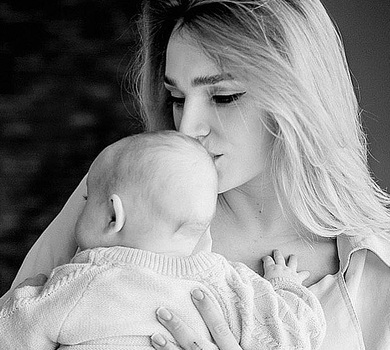 Добкіна показала, як відзначила півріччя сина та перемогу Зеленського