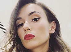 Екс-невістка Ющенка відзначила річницю і стала на дошку на Мальдівах