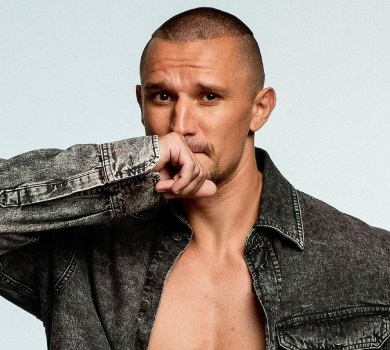 Розлучений Цимбалюк заінтригував романтичними фото з дівчиною