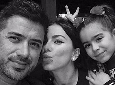 Лорак у Греції показала найсолодше привітання дочки. ВІДЕО