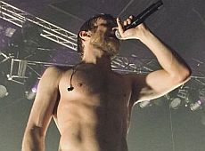 Проповідник Дорн із голим торсом виступив у київській церкві. ВІДЕО